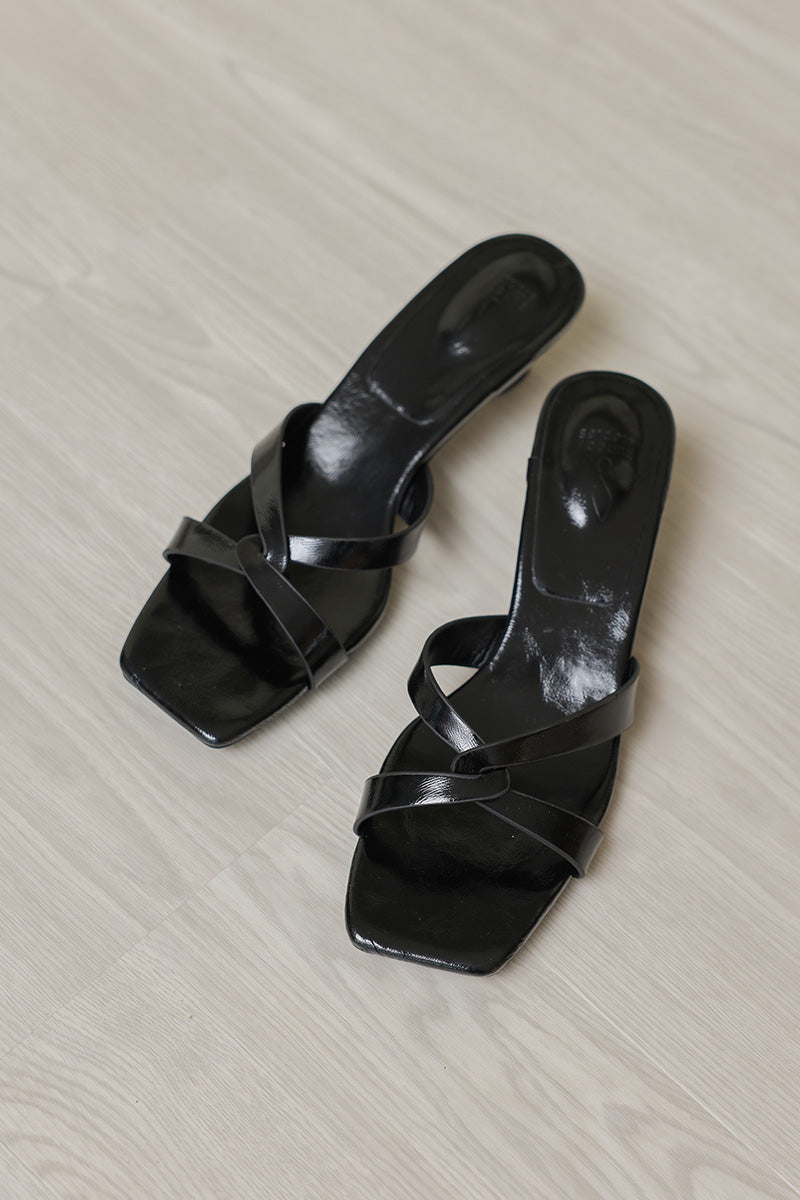 Darcie Interlocking Kitten Heels Black Patent