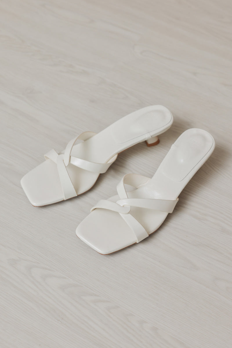 Darcie Interlocking Kitten Heels Cream Patent