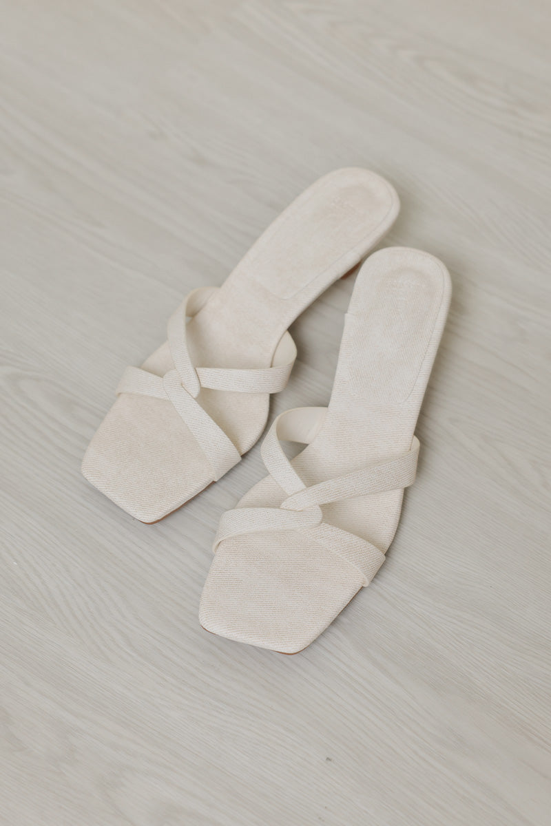 Darcie Interlocking Kitten Heels Waterproof Linen
