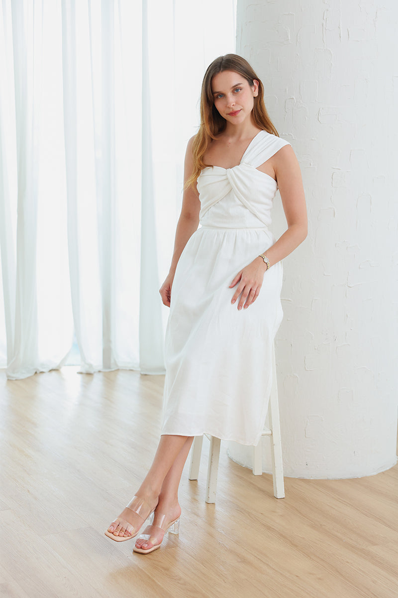 Isolde Cloud Vinyl Strap Heels in Beige Sunday Staples Isolde Cloud Vinyl Strap Heels in Beige Sunday Staples