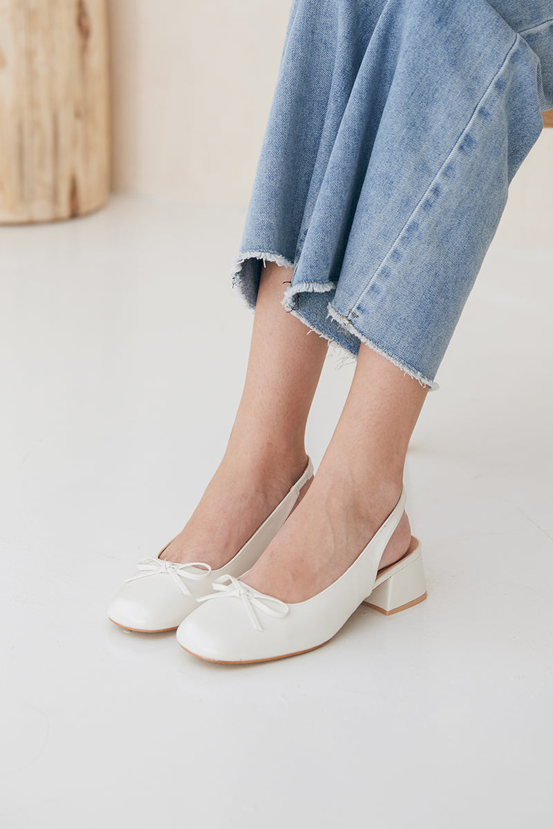 Lumi Ballet Slingback Heels in Cream