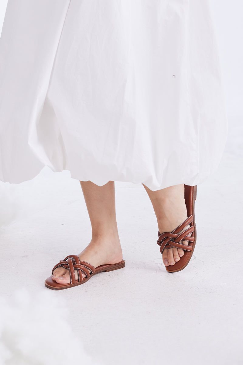 Remo Interlocking Cloud Sliders in Caramel