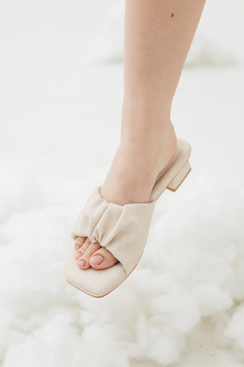 Willette Cloud Heels in Waterproof Linen