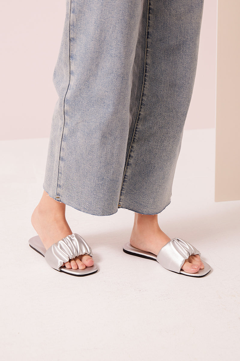 Willow Sliders in Silver – Sunday Staples