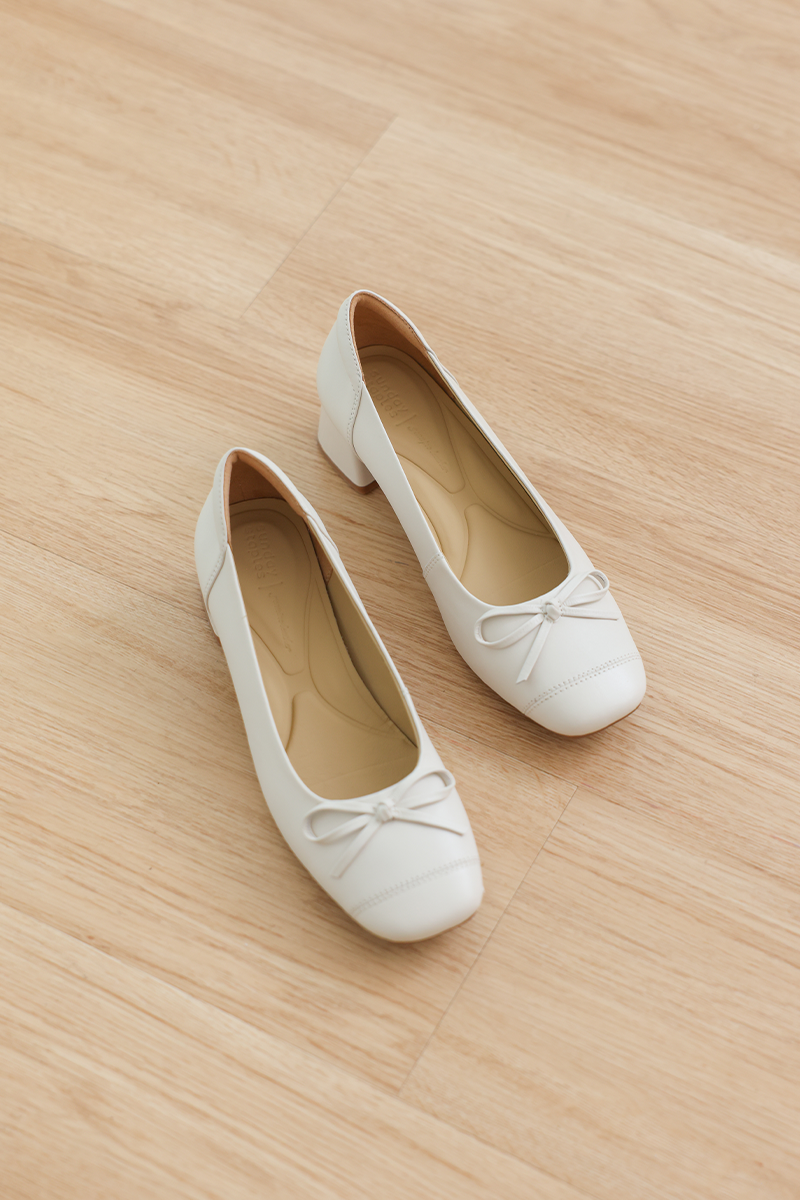 Florence Calf Leather Heels in Cream